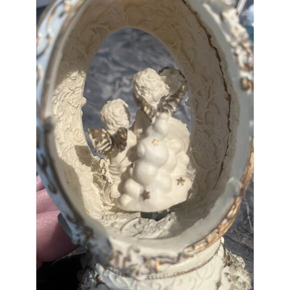 Vintage Musical Porcelain Egg With Angels Plays "Some Enchanted Evening" TB68 - Picture 3 of 8